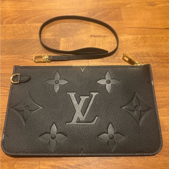 Louis Vuitton Empreinte Pouch in Noir with Strap from Neverfull MM Bag LV NEW - Picture 5 of 10